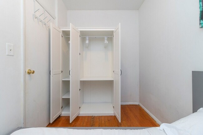 Building Photo - 1213 Park Ave