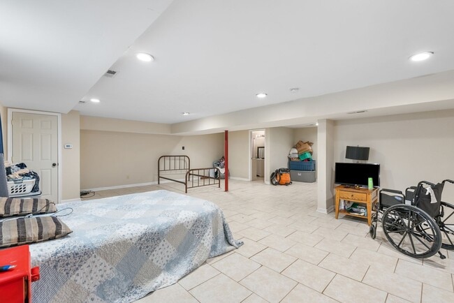 Building Photo - Spacious, Remodeled 3-Bedroom Home in Quie...
