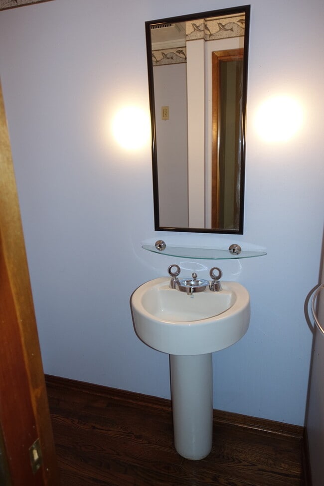 Building Photo - Private Patio Oasis