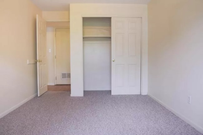 Building Photo - 1662 Summit St