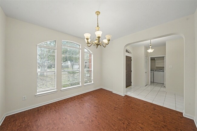Building Photo - 1202 Woodley Bend