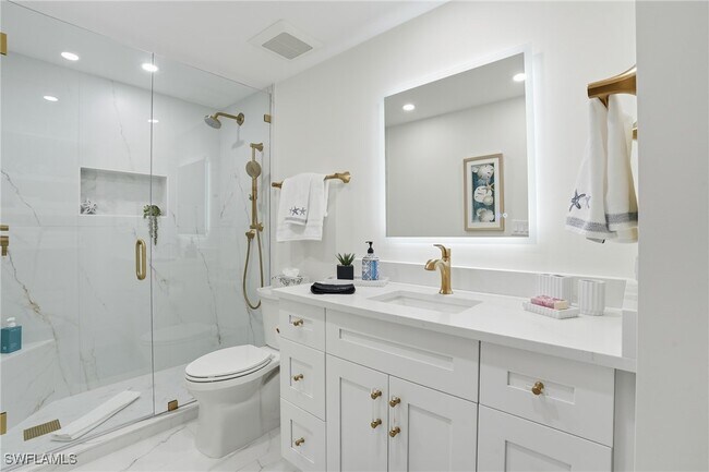 Building Photo - 3443 Gulf Shore Blvd N