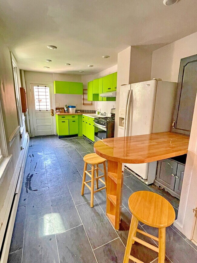 Kitchen long view - 307 S Baylis St