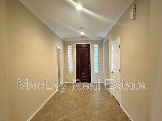 Building Photo - 3691 E Kingbird Pl