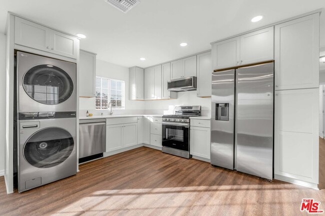 Building Photo - 2279 India St