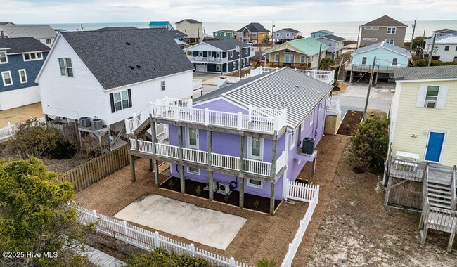 Building Photo - 1207 N Topsail Dr