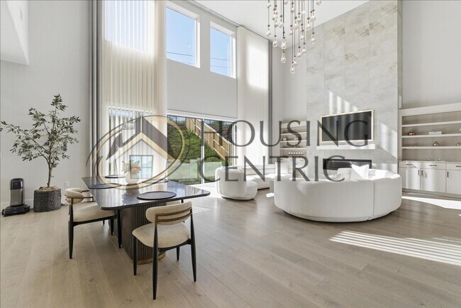 Building Photo - Unparalleled Executive Luxury Rental Home in Gated Community