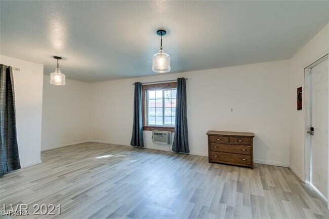 Building Photo - 1217 S 7th St