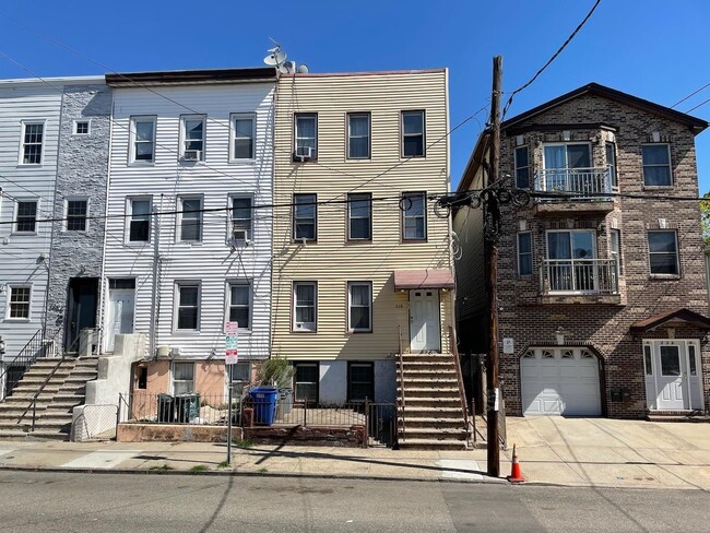 Building Photo - 238 South St