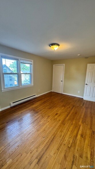 Building Photo - 140 Forest Rd