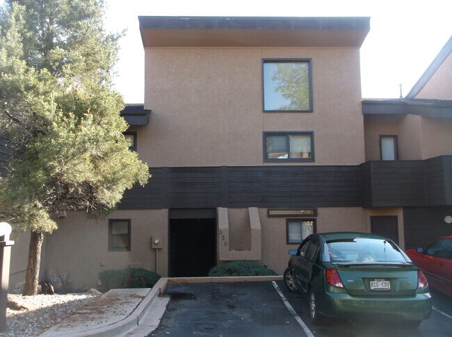 Primary Photo - Beautiful Townhome in Colorado Springs