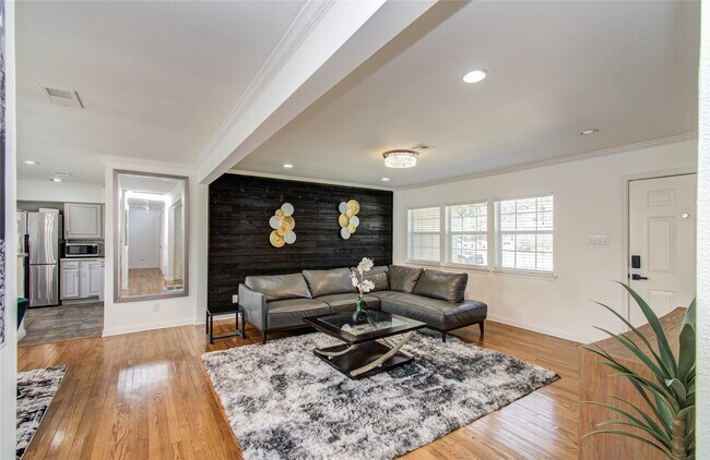 Building Photo - 5329 Pagewood Ln