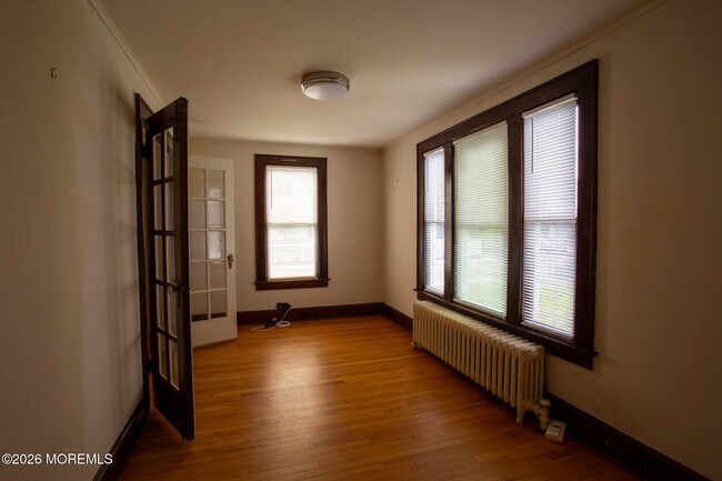Building Photo - 13 1st St