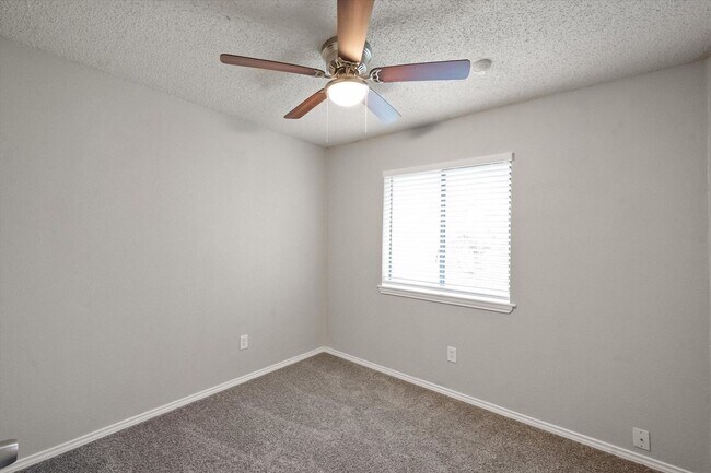 Building Photo - Lake Arlington area 4 bedroom with large yard