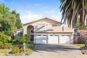 Building Photo - PURE Property Management presents: Beautiful 4 Bedroom Home Near Foxtail Golf Course