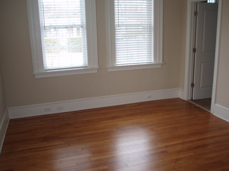 Primary Photo - 616 5th Ave W
