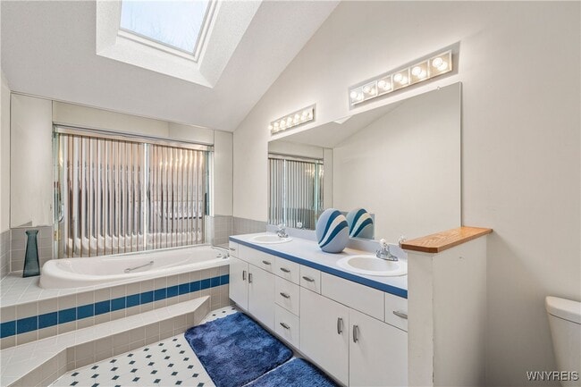 Building Photo - 66 Windsong Ct