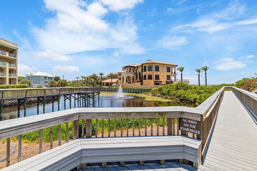 Building Photo - 100 S Spooky Ln