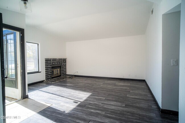 Building Photo - 837 Sunrise Ct