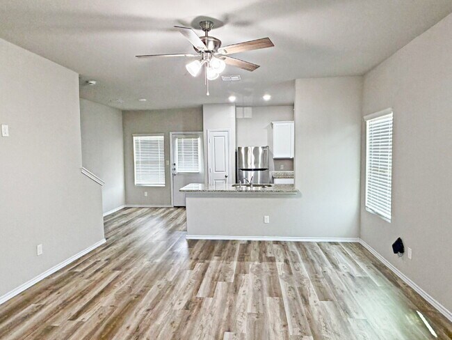 Building Photo - 135 Damon Dv