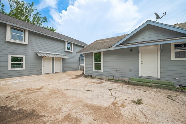 Building Photo - 4013 Ranch St