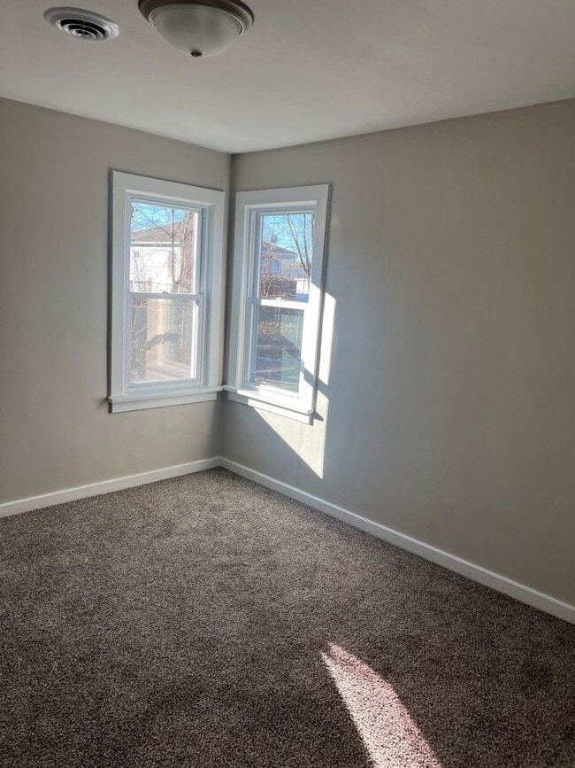 Building Photo - 2 Bedroom House for Rent in Lake Station