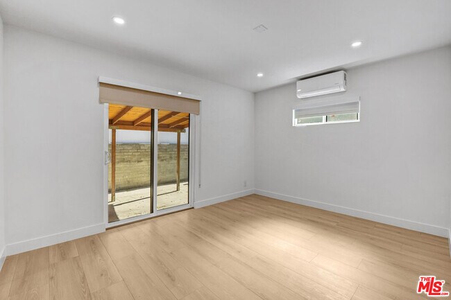 Building Photo - 9642 Tujunga Canyon Blvd