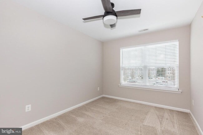 Building Photo - 6515 Dundee Dr