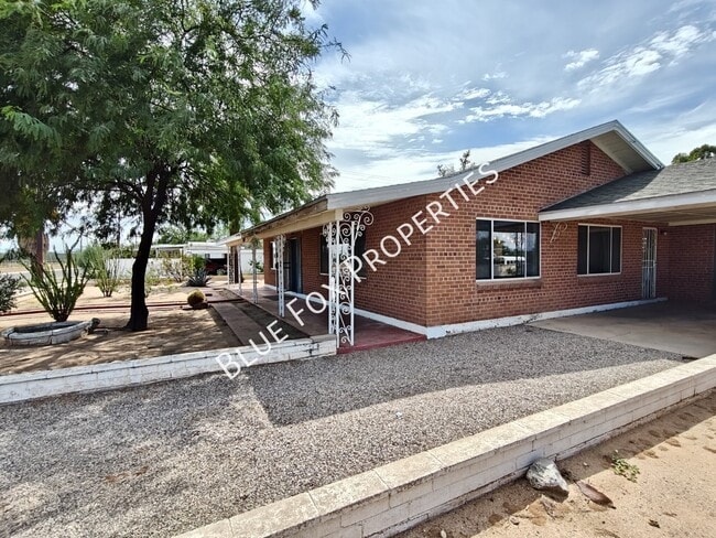 Building Photo - 404 S Cherry Ave