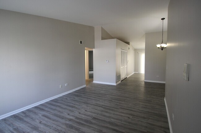 Building Photo - 1411 Berta Dr