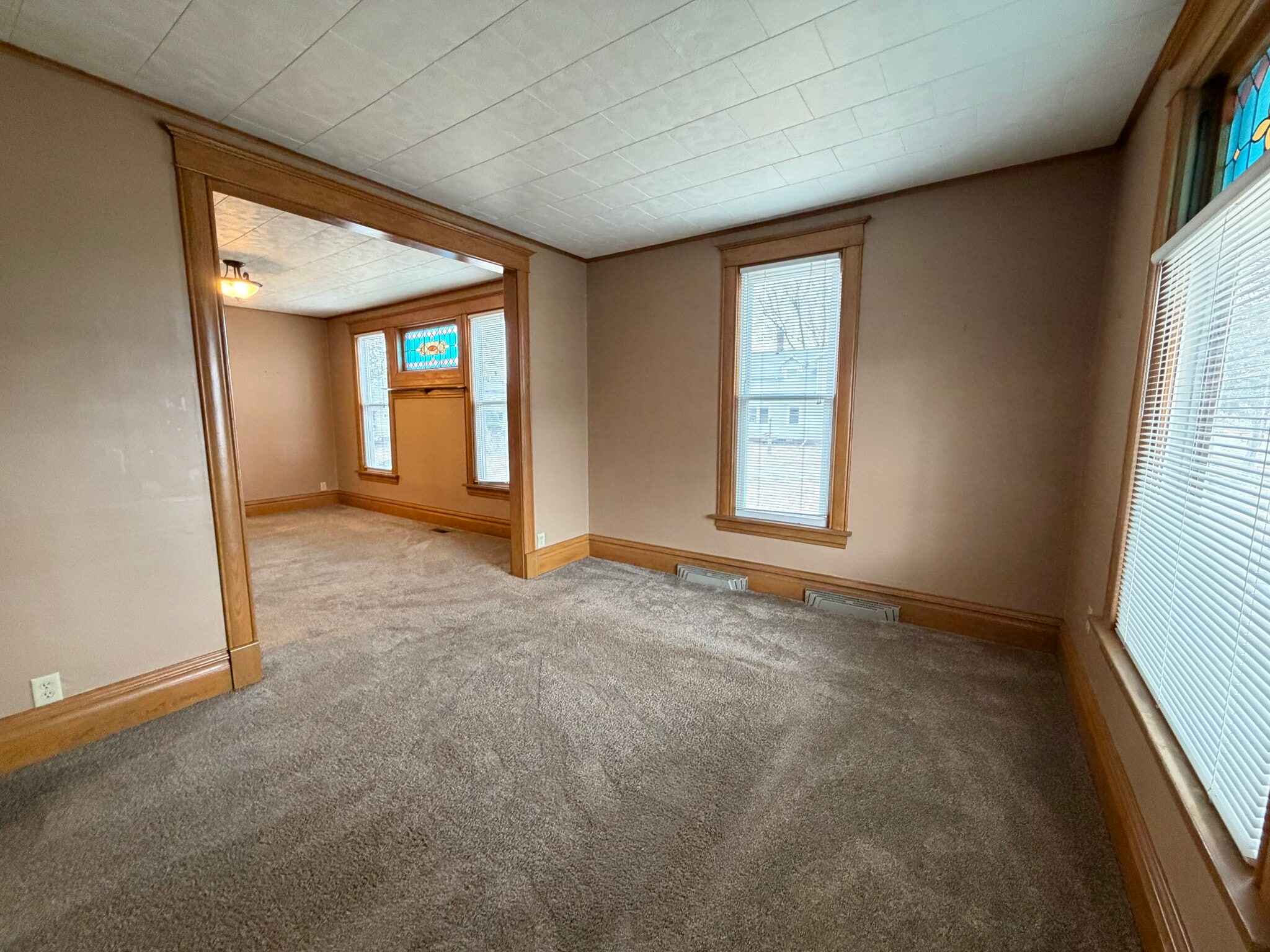 Building Photo - 102 1st St