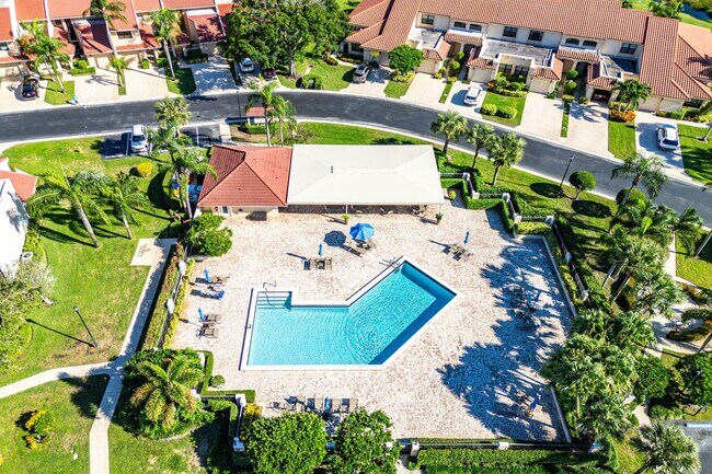 Building Photo - 858 Windermere Way