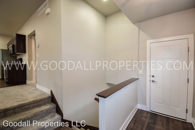 Building Photo - 3 br, 2.5 bath House - 312 N Warrior Lane