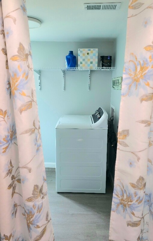 Building Photo - 309 S John St