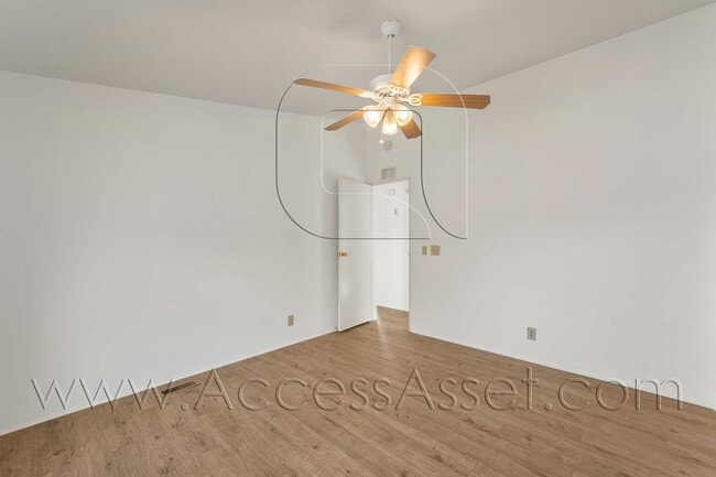 Building Photo - Private 3 Bed /2 Bath Home With Scenic Views In Lake Elsinore!