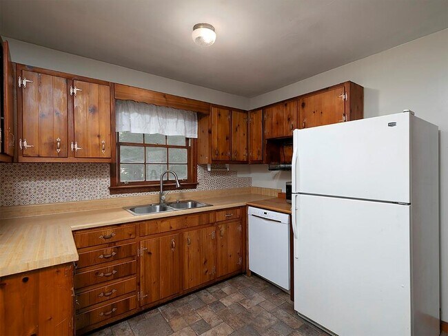 Building Photo - 858 Gaylemont Cir