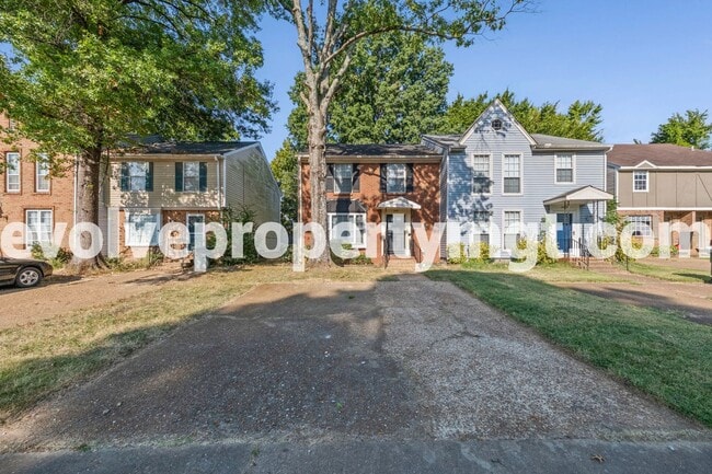 Building Photo - 2481 Chiswood St