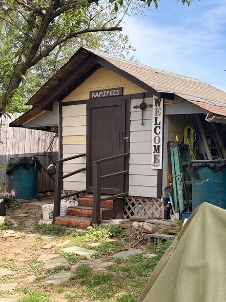 Building Photo - 3714 Pine Knoll Dr