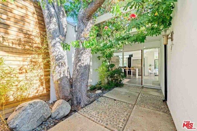 Building Photo - 3744 Cody Rd