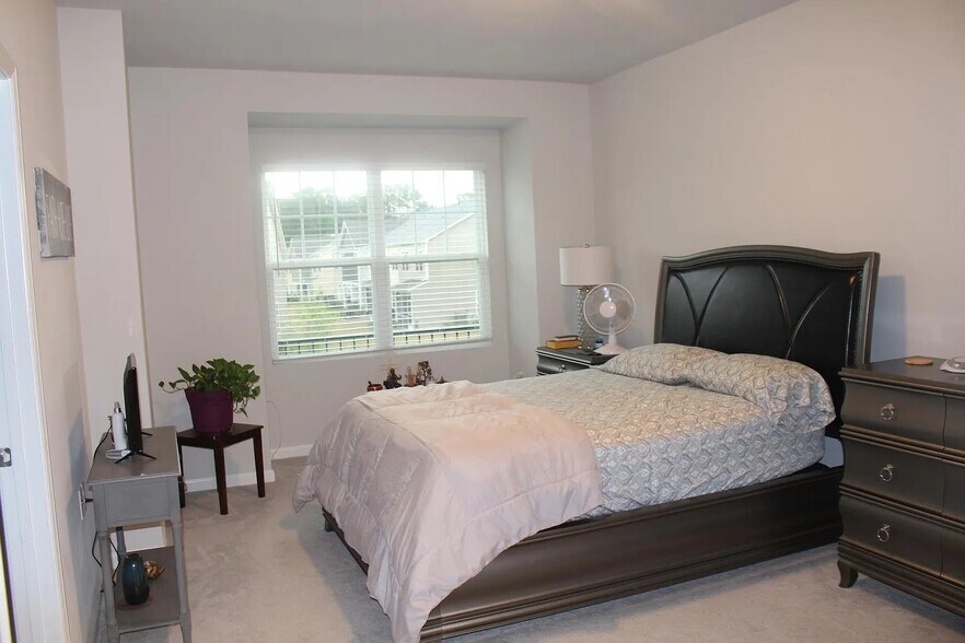 Building Photo - 6185 Beale Loop