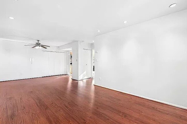 Primary Photo - Spacious 1-Bedroom Apartment for Rent
