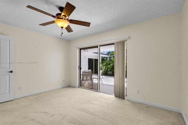 Building Photo - 2904 Pin Oak Ct