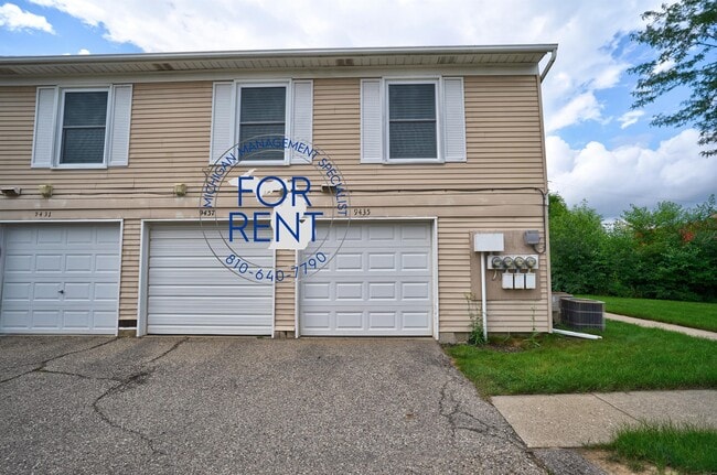Building Photo - 9435 N Parkwood Dr