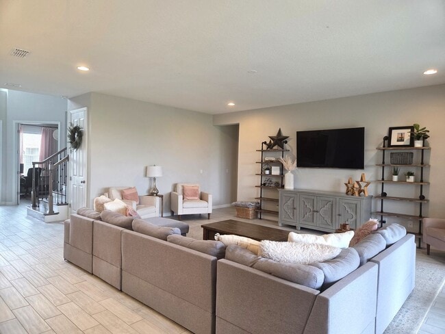 Building Photo - Two Story in Gated Lakeview Preserve