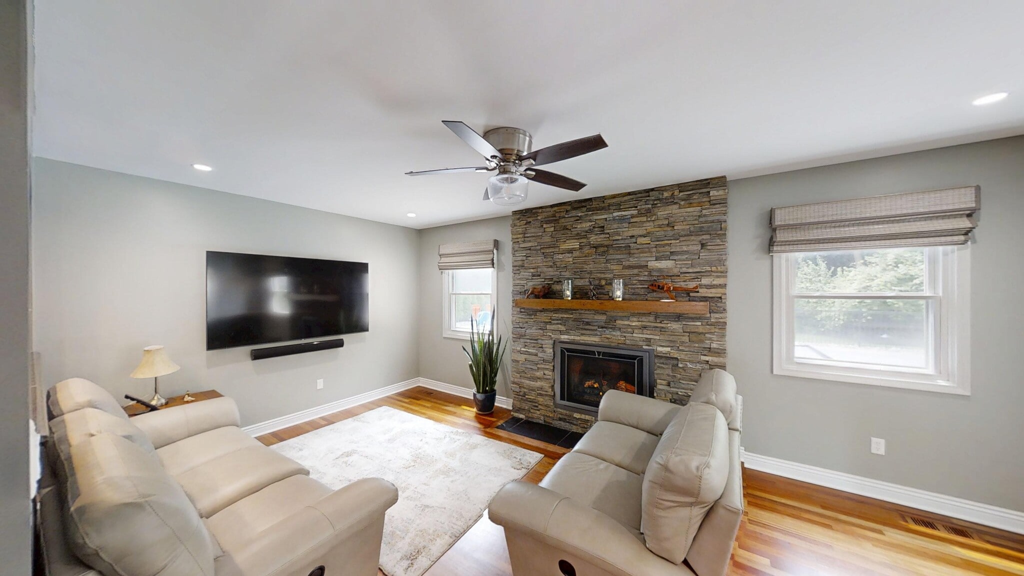 Shared living room - 39953 Sandpoint Way