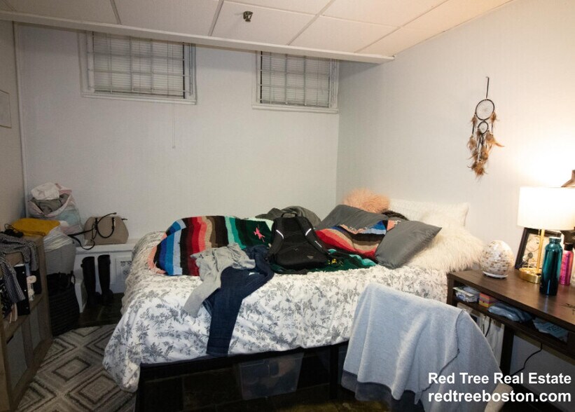 Building Photo - 238 Hemenway St