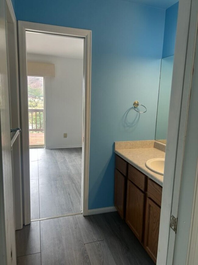 Building Photo - 50483 US-6