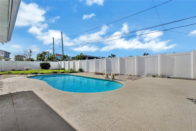 Building Photo - 2675 East Bay Isle Dr SE
