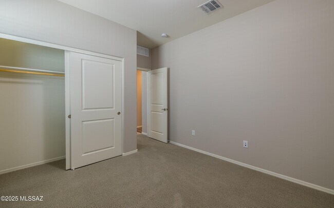 Building Photo - 10324 S Barlow Way
