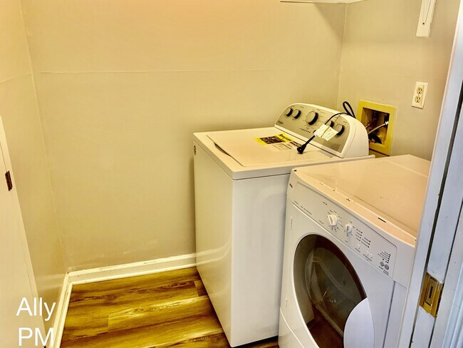 Building Photo - 2383 Austin Dr